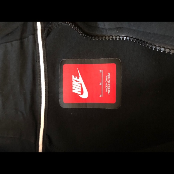 Nike Tech Fleece Zip Hoodie - Picture 2 of 2